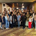 Foto grupal de guardianas azules y equipo de Fundación Ola Igualdad durante taller de empoderamiento jurídico y acción comunitaria